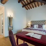 Borgo La Chiaracia & 5* Castel Giorgio