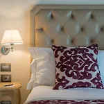 Borgo La Chiaracia & 5* Castel Giorgio