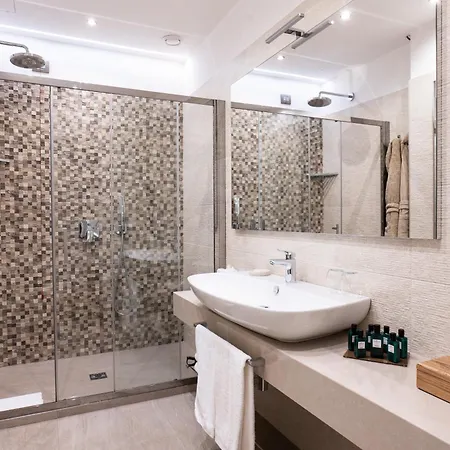 Borgo La Chiaracia & Otel Castel Giorgio