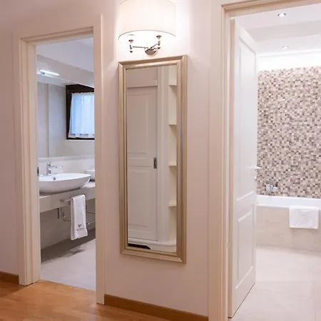 Borgo La Chiaracia & Otel