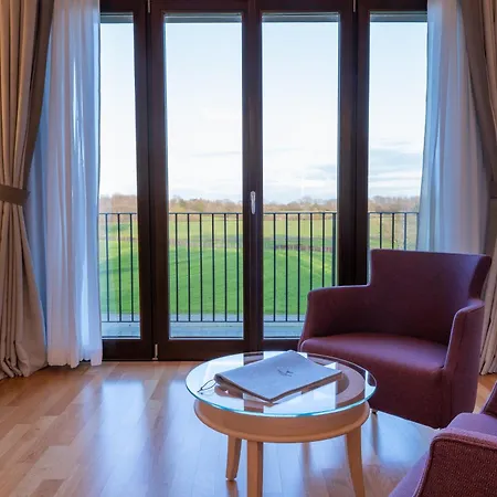 ホテル Borgo La Chiaracia & 5*