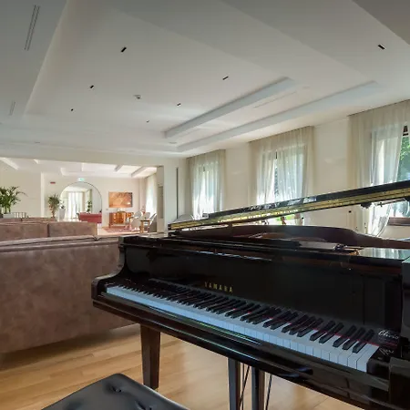 Borgo La Chiaracia & 5*