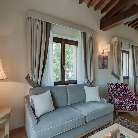 ホテル Borgo La Chiaracia &