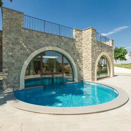 Borgo La Chiaracia & ホテル Castel Giorgio