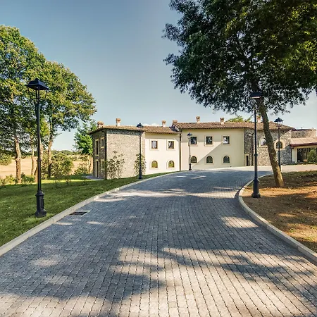 Borgo La Chiaracia & ホテル