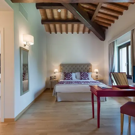 Hotell Borgo La Chiaracia &