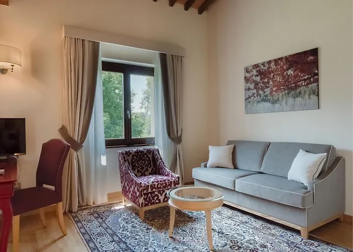 Borgo La Chiaracia &