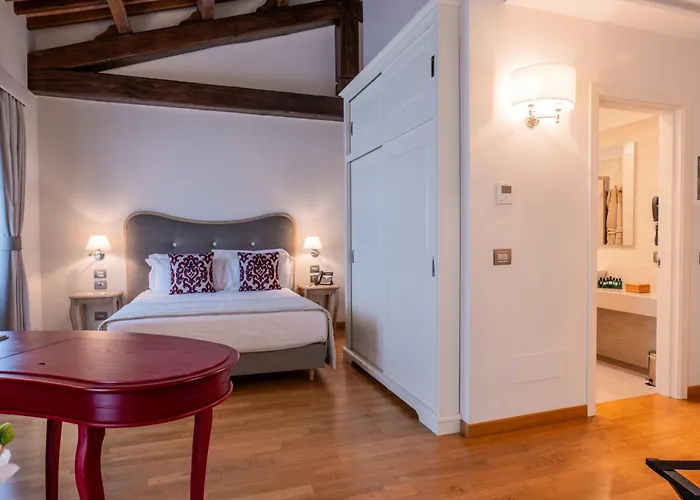 Borgo La Chiaracia & Hotel 5*