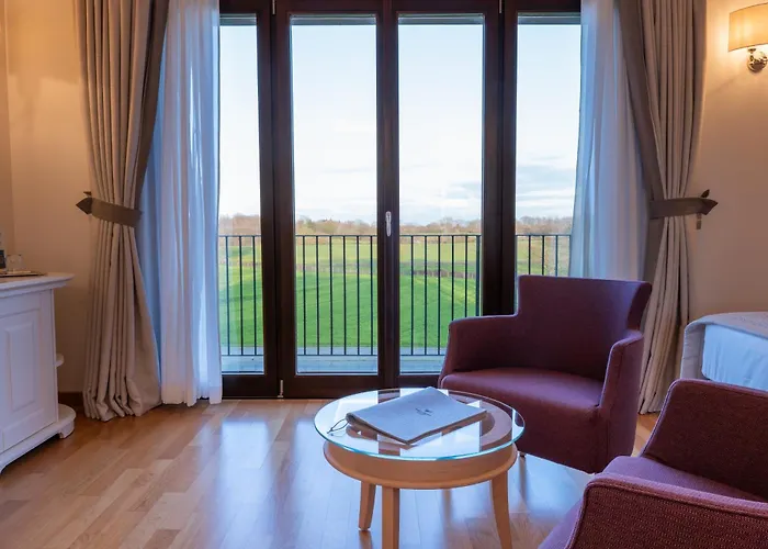 Otel Borgo La Chiaracia & 5*