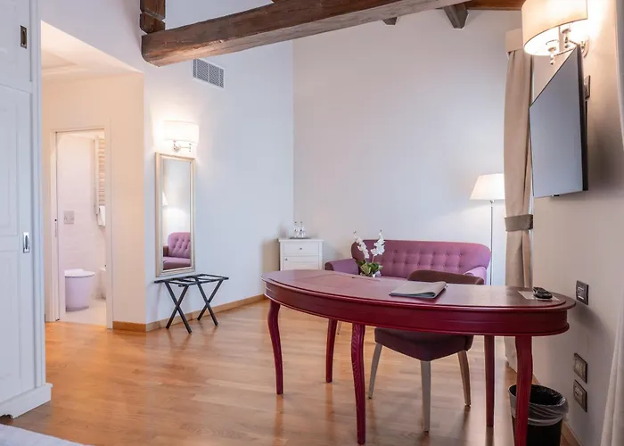 Hotel Borgo La Chiaracia &