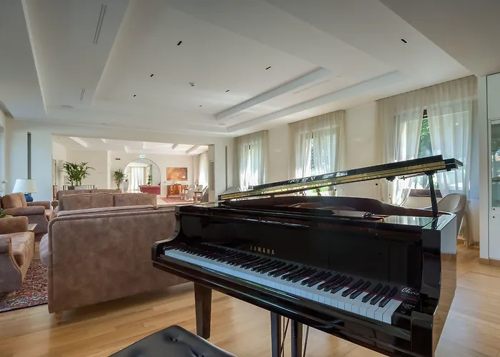 Borgo La Chiaracia & 5*