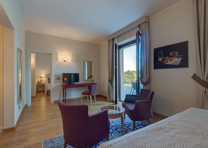 Borgo La Chiaracia & Hotel