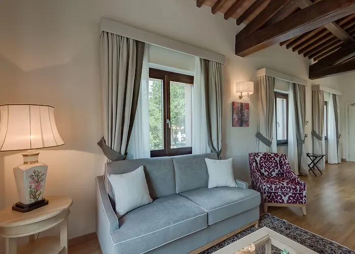 Hotel Borgo La Chiaracia &