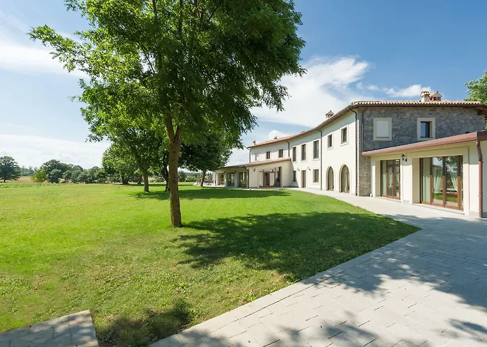 Borgo La Chiaracia & 5*