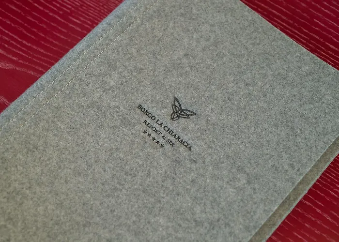 Hotel Borgo La Chiaracia & 5*