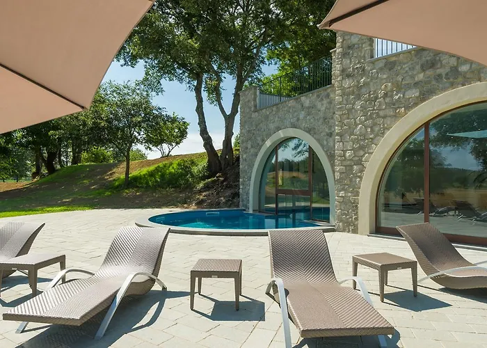 Borgo La Chiaracia & 5*